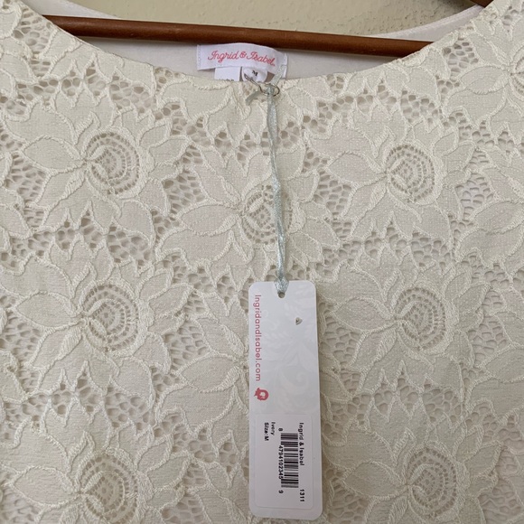 Ingrid & Isabel Fitted Floral Lace Maternity Dress - Picture 4 of 6